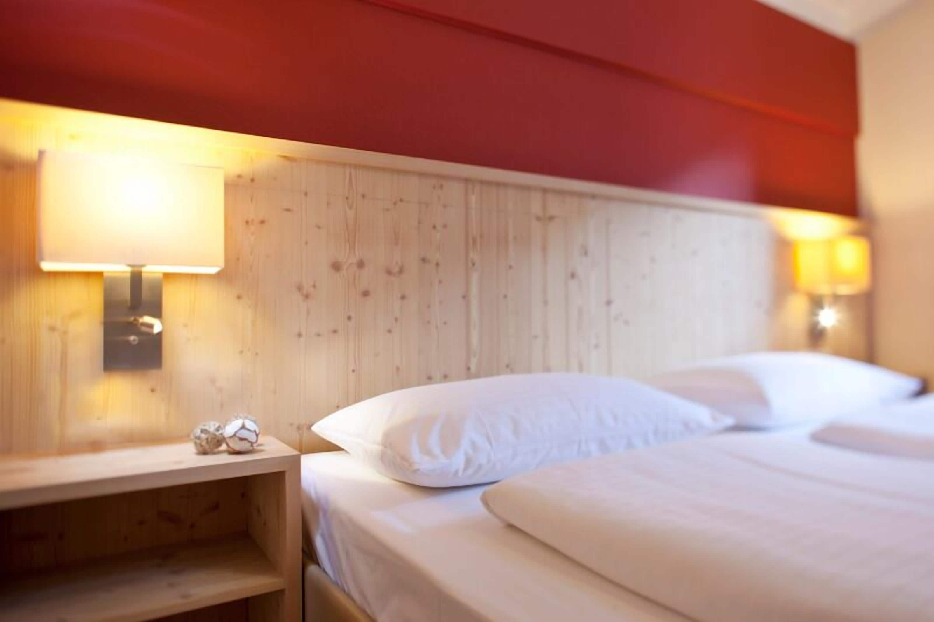 Studio – comfort | Allergitestet sengetøy, safe på rommet og skrivebord