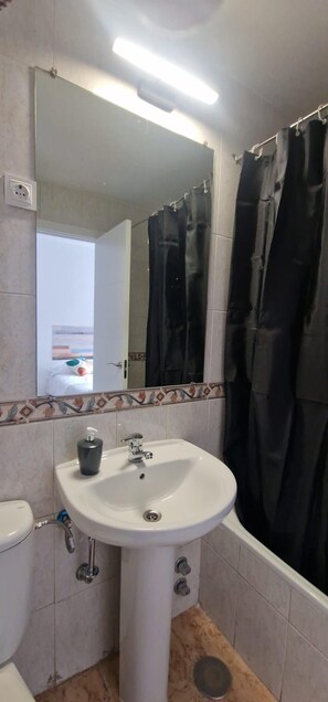 Habitación estándar doble, vistas a la ciudad | Baño