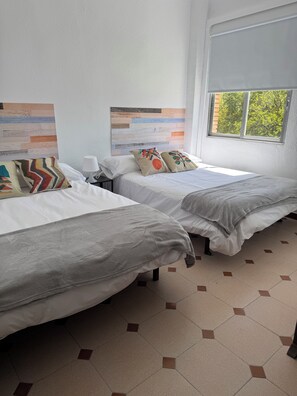 Free WiFi, bed sheets - Hostal El Torero (Alcalá de Henares)