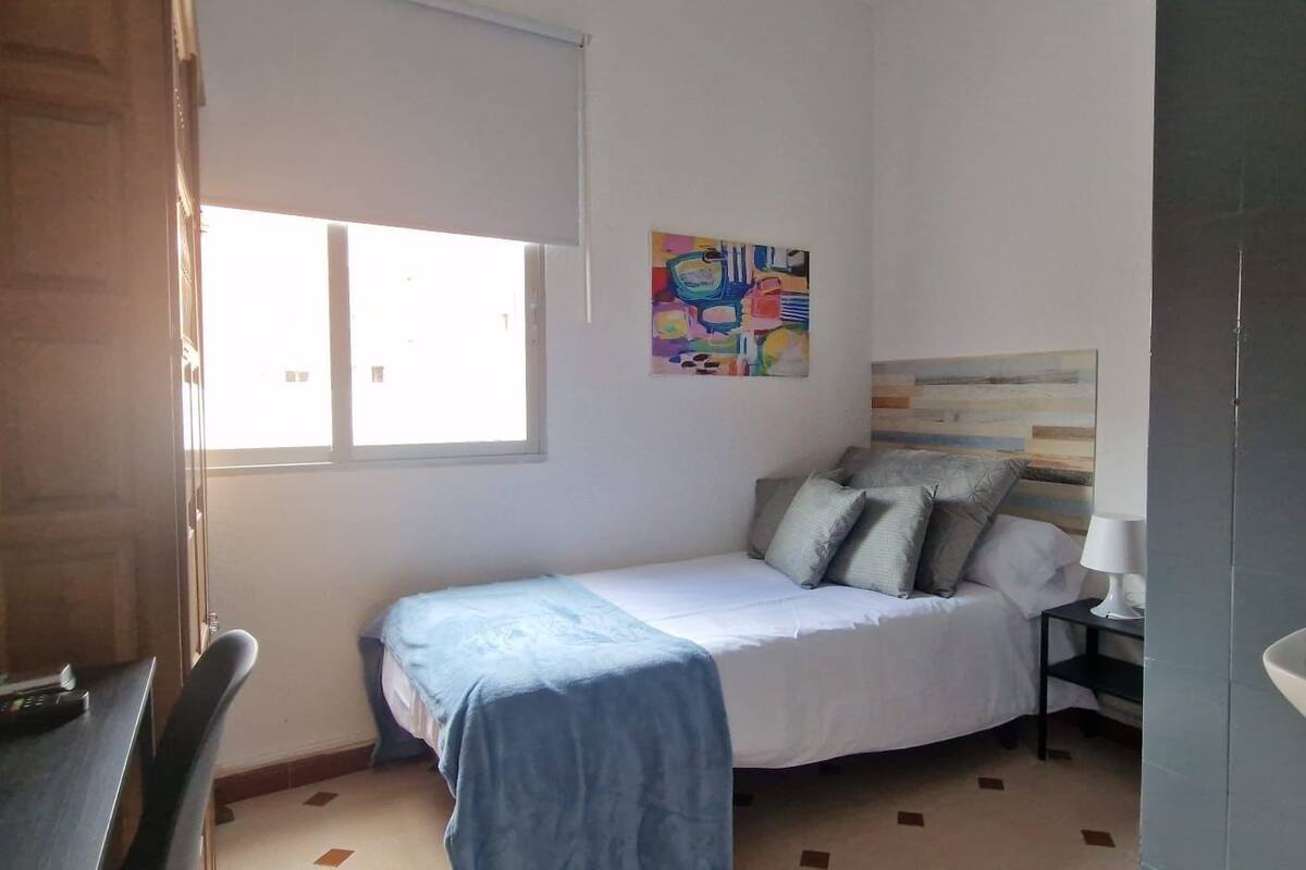 Basic Single Room, City View | WiFi (free), bed sheets