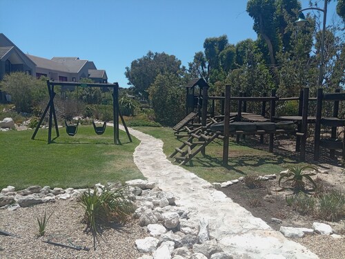 Serene house is an upmarket Villa in the heart of nature's Langebaan golf estate