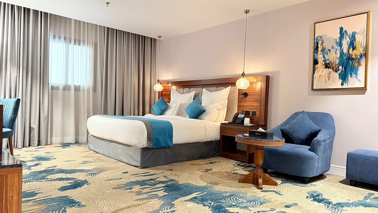 Iron/ironing board, free WiFi, bed sheets