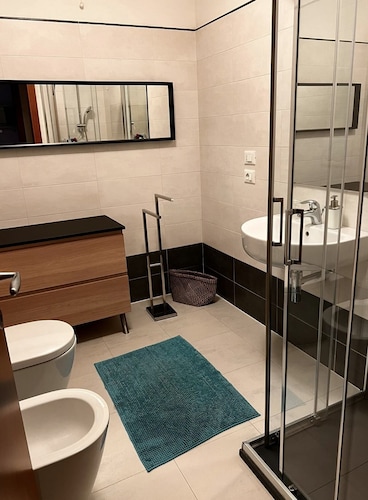 Apartment 3 bedrooms 2 bathrooms 10 beds