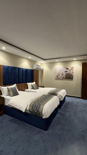 1 bedroom, blackout curtains, free wired Internet