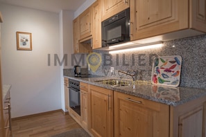 Ofen, Herdplatte, Geschirrspüler