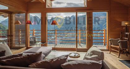 Magnifique chalet idéalement situé juste au-dessus du centre du village. Il possÚde une vue panorami