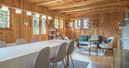 Linen is not included in the service. We provide, if desired, linen packages including bed linen, ba