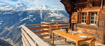 Incantevole chalet autentico e caldo con 4 camere da letto - Ideale per 6 persone.Questo chalet comb