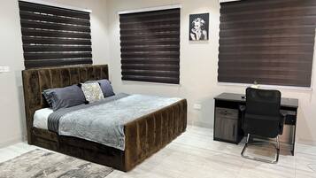 3 bedrooms, desk, iron/ironing board, free WiFi