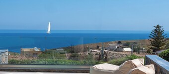 La mer De Crete suite  private pool & sea view!
