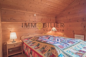 3 bedrooms, internet - Charmant chalet individuel situé dans le bas du village de St-Luc, idéal pour 4 à 6 personnes. Avec (St-Luc)