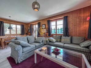 Fireplace, DVD player