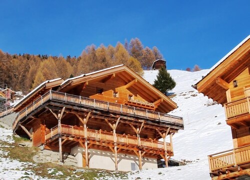 Magnifique chalet confortable, moderne, de 195m2, 5 pièces  avec 4 chambres et pouvant accueillir ju