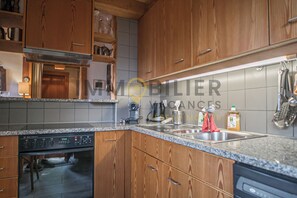 Kühlschrank, Ofen, Herdplatte, Geschirrspüler