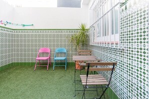 Outdoor dining - Modern and Spacious in Malaga center, with Garage! (Málaga)