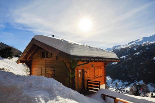 Très beau chalet chaleureux et confortable, meublé et décoré avec beaucoup de goût. Spacieux et lumi