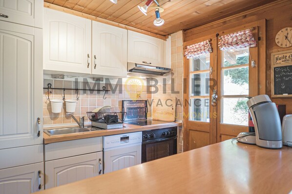 Kühlschrank, Ofen, Herdplatte, Geschirrspüler