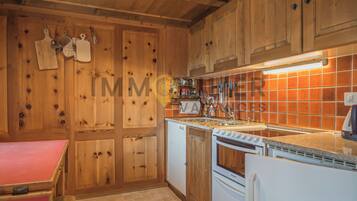 Kühlschrank, Ofen, Herdplatte, Geschirrspüler