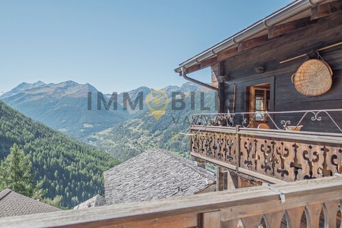 Appartement idéal pour 4 (voire 5 personnes) dans une ancienne maison villageoise. Très bien situé d
