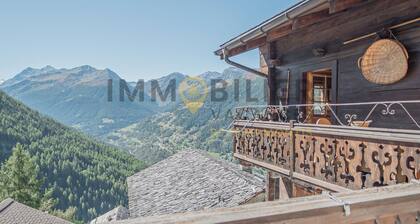 Appartement idéal pour 4 (voire 5 personnes) dans une ancienne maison villageoise. Très bien situé d