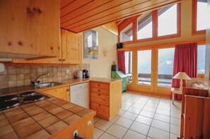 Kühlschrank, Ofen, Herdplatte, Geschirrspüler