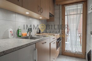 Kühlschrank, Ofen, Herdplatte, Geschirrspüler