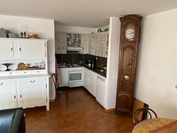 Four, plaque de cuisson, lave-vaisselle