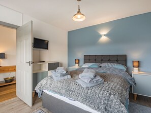 3 bedrooms, individually decorated, individually furnished, free WiFi