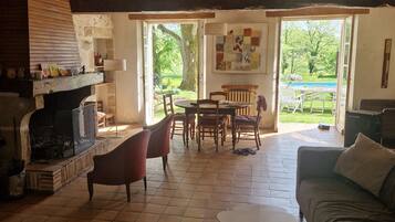 TV connectée, cheminée