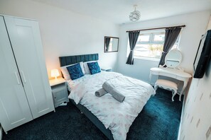 3 bedrooms, iron/ironing board, free WiFi, bed sheets