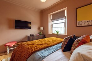 Egyptian cotton sheets, premium bedding, pillow-top beds - The Beach House Boutique Hotel (Sunderland)