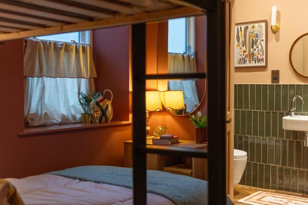 Egyptian cotton sheets, premium bedding, pillowtop beds