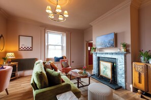 مركز أعمال داخل الغرفة