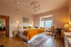 1 bedroom, Egyptian cotton sheets, premium bedding, Select Comfort beds - The Beach House Boutique Hotel (Sunderland)