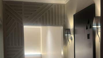 Double Room | In-room safe, soundproofing, iron/ironing board