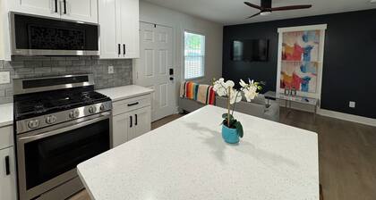 1-bedroom full kitchen in East ATL Village walk to Kroger and bus