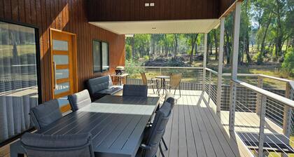 Khancoban Getaway. Modern 3-bedroom home backing onto 9-hole golf course.