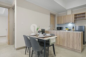 Apartment, 2 Bedrooms, City View | Dining room - Alula by Kozystay - Kemayoran (Jakarta)