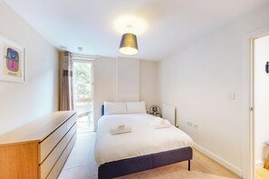 2 chambres, fer et planche à repasser, Wi-Fi gratuit, draps fournis
