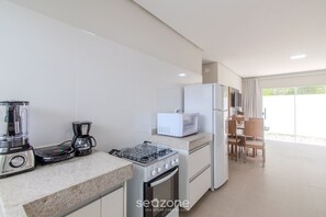 Basic Apartment | Private kitchen