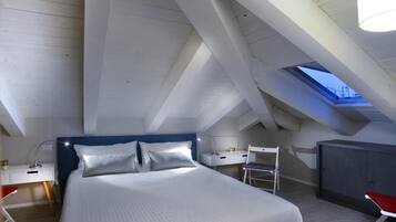 Apartment, Sea View | 1 bedroom, blackout drapes, free WiFi, bed sheets