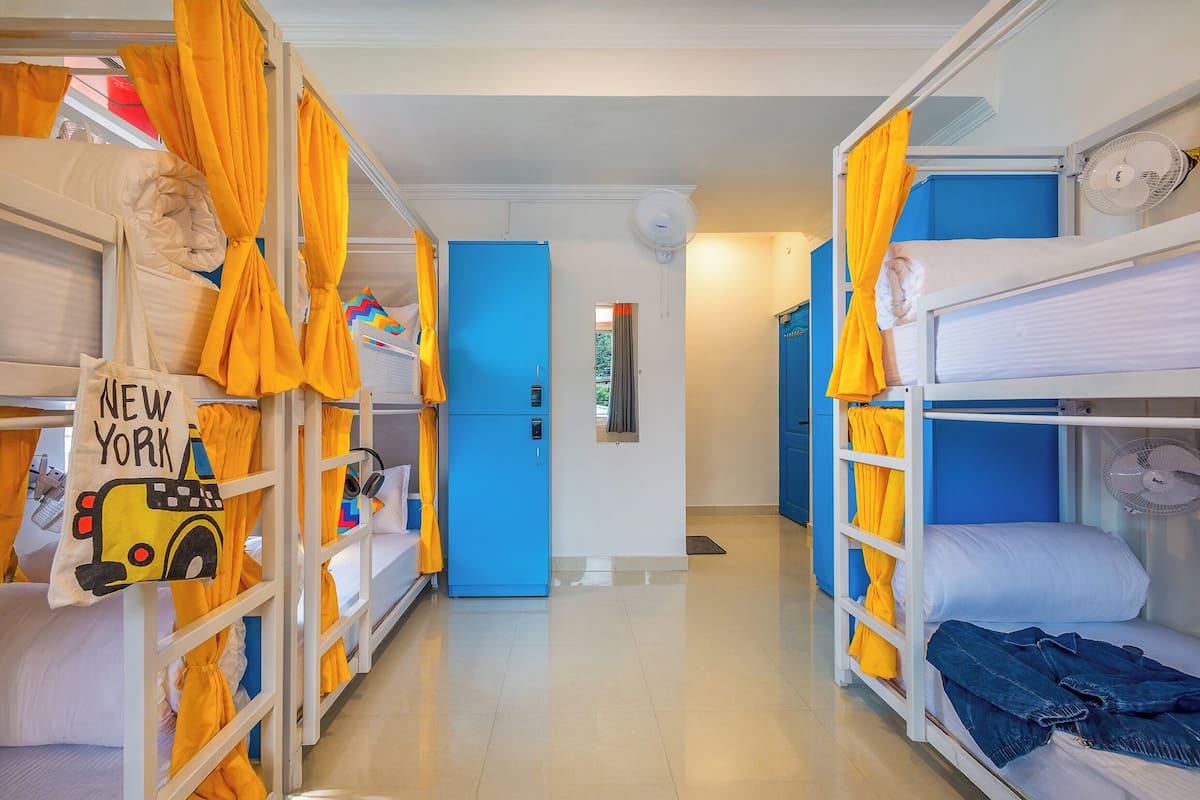 Bed in 6 Bed Mixed Dormitory Room with Balcony and Ensuite Bathroom | Free WiFi