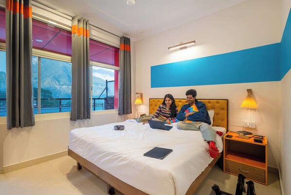 Deluxe Private Room with Balcony and Ensuite Bathroom