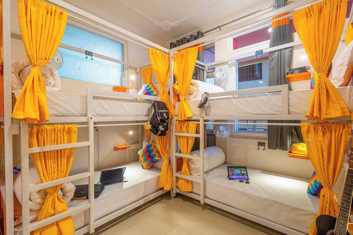 Bed in 6 Bed Mixed Dormitory Room with Ensuite Bathroom