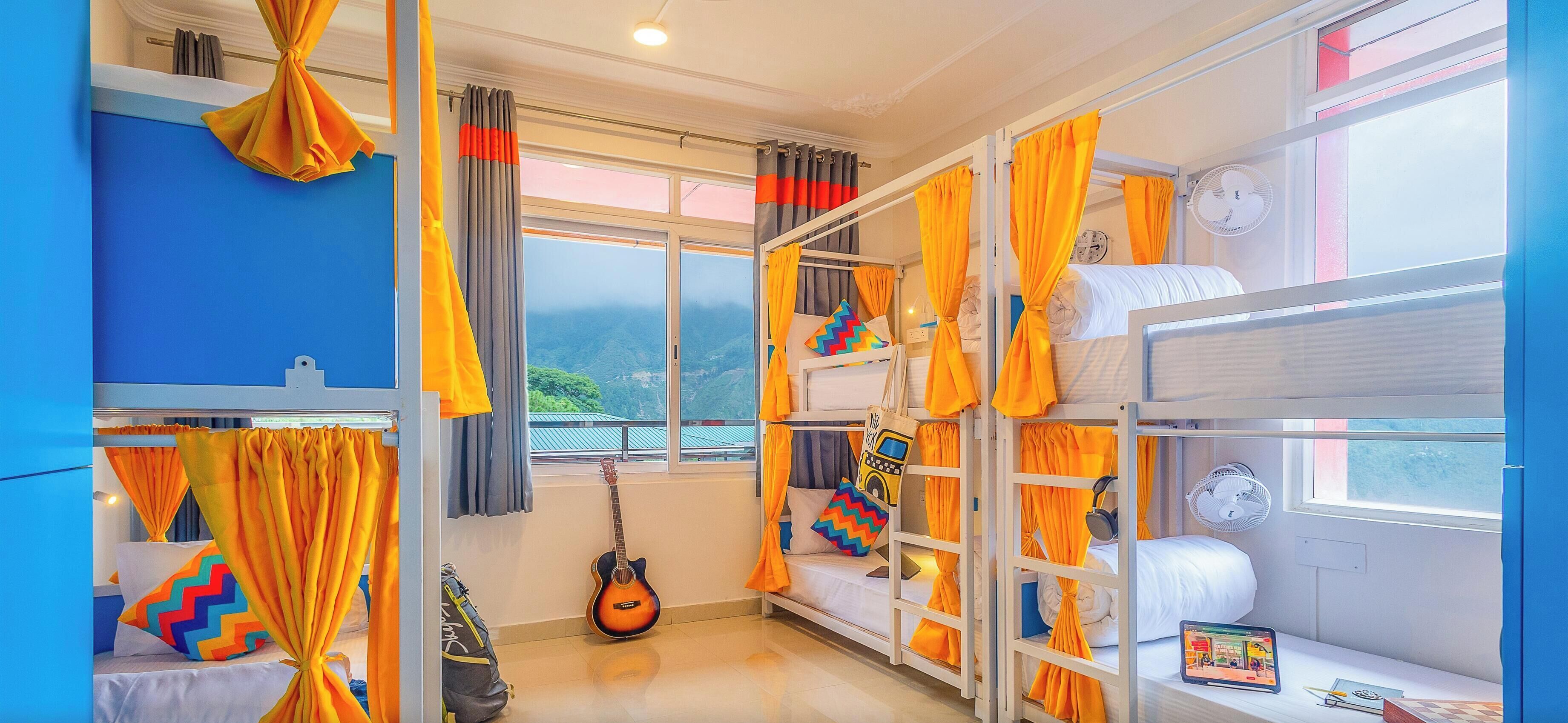 Bed in 6 Bed Mixed Dormitory Room with Balcony and Ensuite Bathroom | 무료 WiFi
