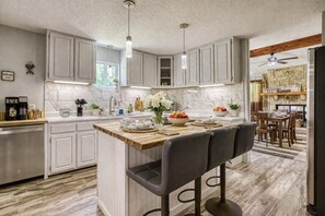 Fridge, microwave, dishwasher, coffee/tea maker