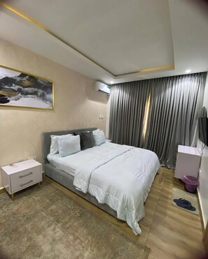 Economy Apart Daire, Balkon, Şehir Manzaralı | 1 yatak odası, masa, dizüstü bilgisayar çalışma alanı, güneşlik/perde 