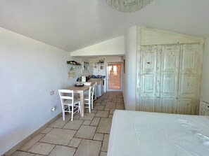 1 dormitorio, cuna de viaje, wifi y ropa de cama
