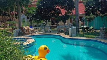 Piscine extérieure