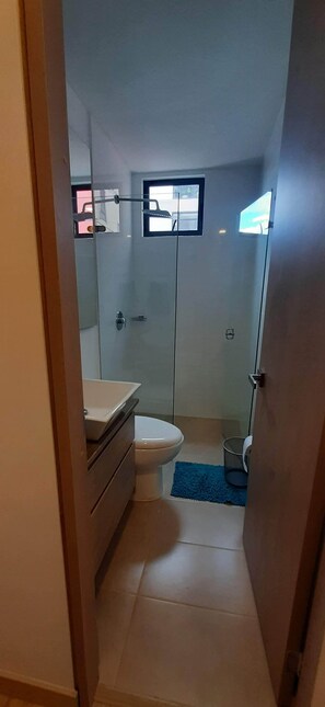 Towels, soap, shampoo, toilet paper